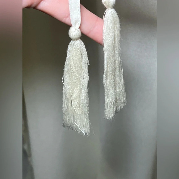 🌻 DeJaVu Sheer Open Shoulder Embroidered Cream Swim Cover-Up Women’s size Small - Picture 6 of 7